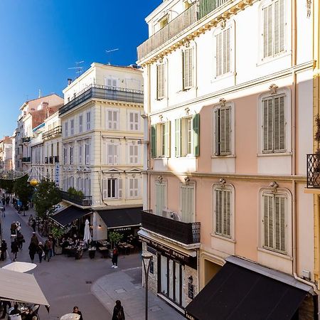 Centrally Located Modern 2 Bed Apartment In Cannes With Aircon And High Ceilings And Modern Design 696 Exterior photo