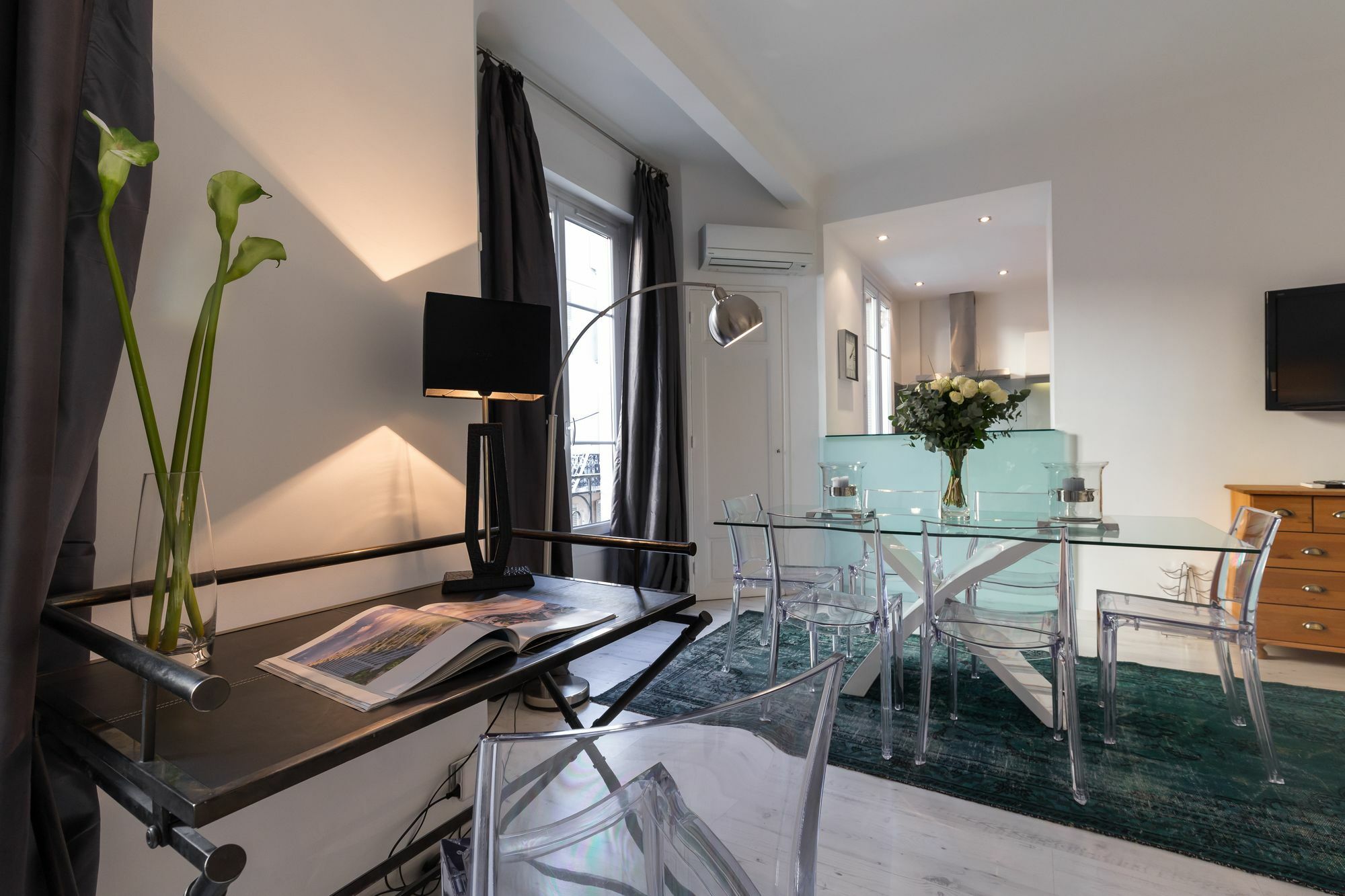 Centrally Located Modern 2 Bed Apartment In Cannes With Aircon And High Ceilings And Modern Design 696 Exterior photo