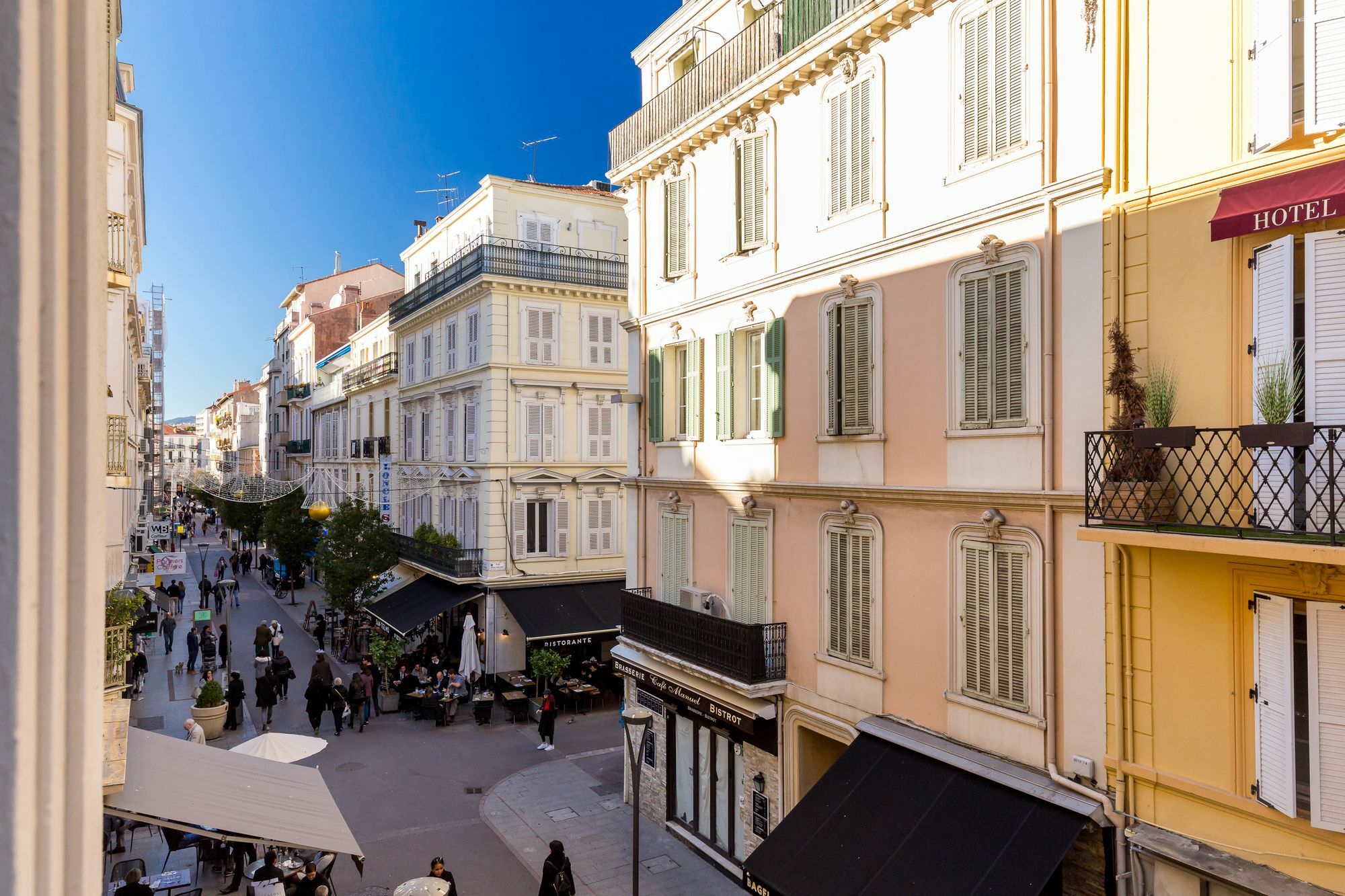 Centrally Located Modern 2 Bed Apartment In Cannes With Aircon And High Ceilings And Modern Design 696 Exterior photo